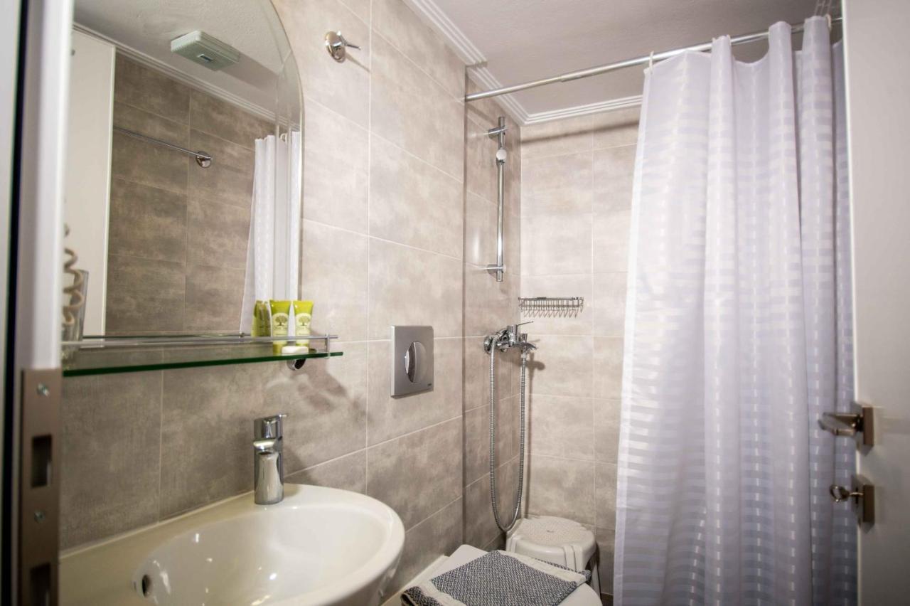 Diamanti Studios سكالا كالونيس المظهر الخارجي الصورة